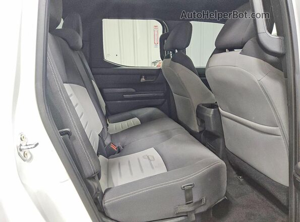 3TMLB5JN3RM027363 2024 TOYOTA TACOMA White Widok tylnych siedzeń