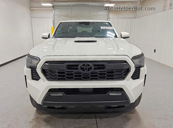 3TMLB5JN3RM027363 2024 TOYOTA TACOMA White Widok z przodu