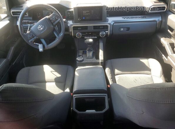 3TMLB5JN3RM035978 2024 TOYOTA TACOMA Серый Вид панели приборов