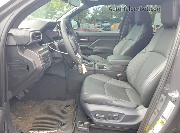 3TMLB5JN3RM057561 2024 TOYOTA TACOMA Серый Вид салона спереди