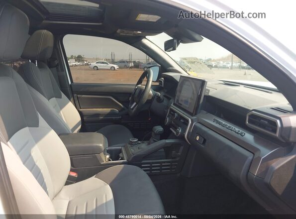 3TMLB5JN4RM066172 2024 TOYOTA TACOMA White Front interior view