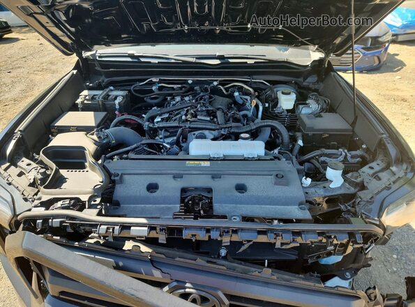 3TMLB5JN4SM122133 2025 TOYOTA TACOMA Black Widok wnętrza z tyłu