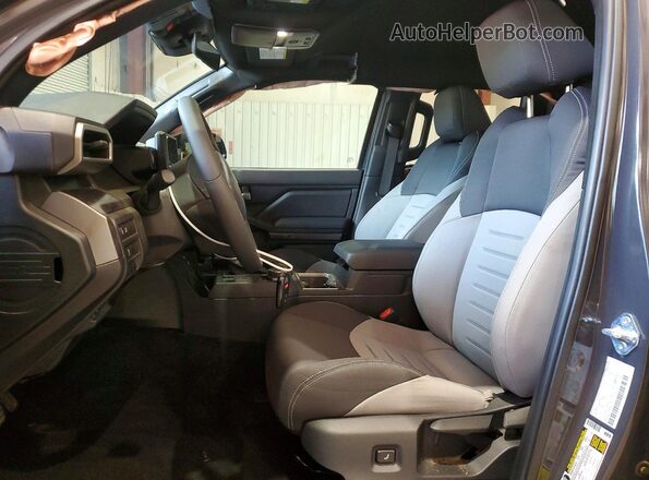 3TMLB5JN4SM163734 2025 TOYOTA TACOMA Charcoal Vista interior delantera