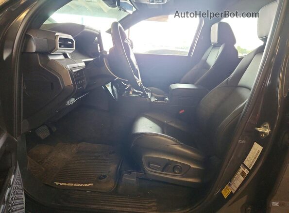 3TMLB5JN4TM212545 2026 TOYOTA TACOMA Gray Вид салону спереду
