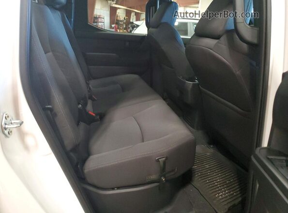 3TMLB5JN4TM232536 2026 TOYOTA TACOMA White უკანა სავარძლების ხედი