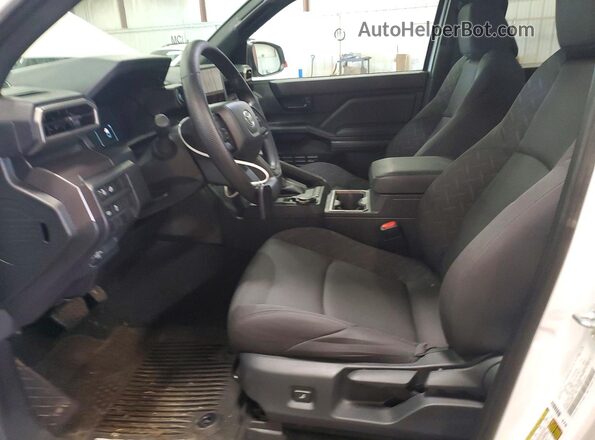 3TMLB5JN4TM232536 2026 TOYOTA TACOMA White წინა სალონის ხედი