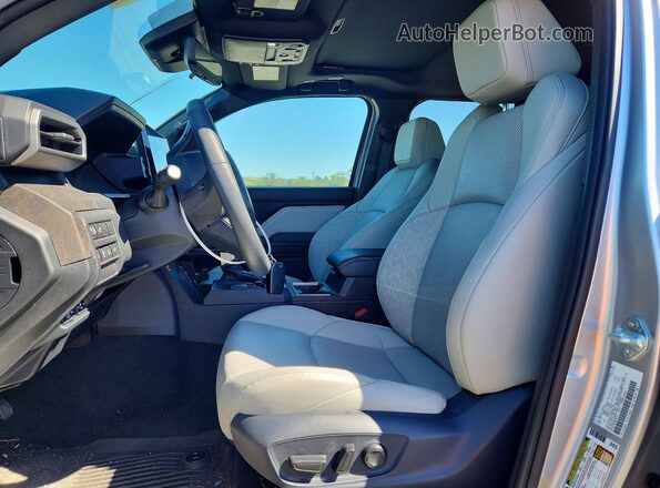 3TMLB5JN5RM053124 2024 TOYOTA TACOMA Silver წინა სალონის ხედი