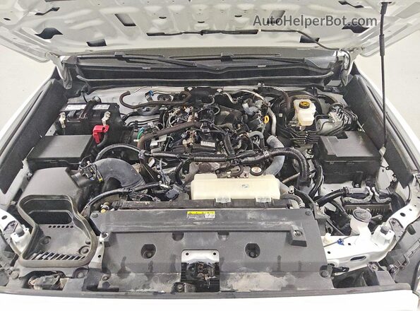 3TMLB5JN6RM000951 2024 TOYOTA TACOMA White Rear interior view