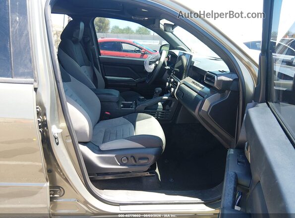 3TMLB5JN6RM025476 2024 TOYOTA TACOMA Желто-коричневый Вид салона спереди