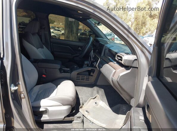 3TMLB5JN6SM147809 2025 TOYOTA TACOMA Gray Вид салону спереду