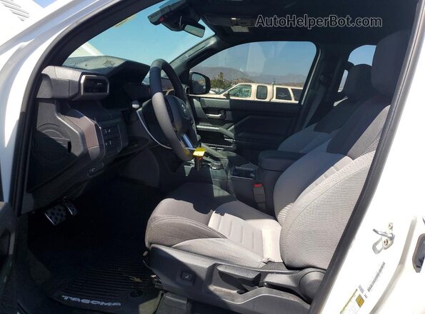 3TMLB5JN6SM202064 2025 TOYOTA TACOMA White Vista interior delantera