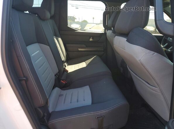 3TMLB5JN6SM202064 2025 TOYOTA TACOMA White Vista de los asientos traseros