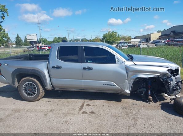 3TMLB5JN6TM250455 2026 TOYOTA TACOMA Silver Vista interior de 360 grados