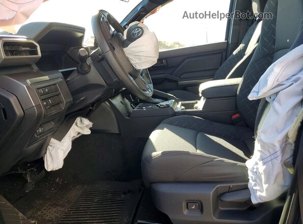 3TMLB5JN6TM270656 2026 TOYOTA TACOMA Black Widok wnętrza z przodu