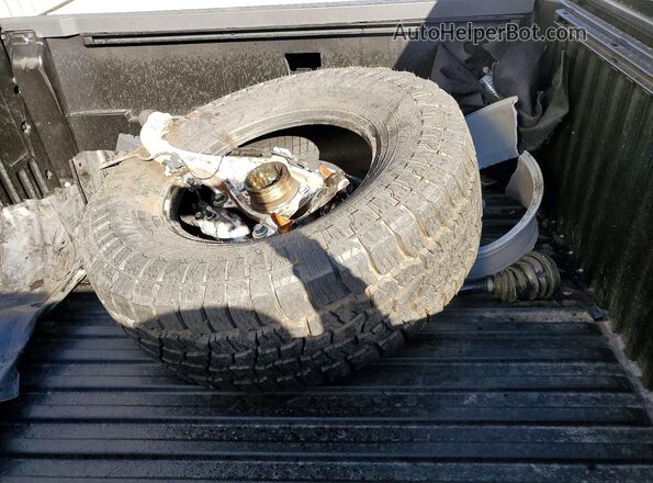 3TMLB5JN6TM270656 2026 TOYOTA TACOMA Black Widok komory silnika