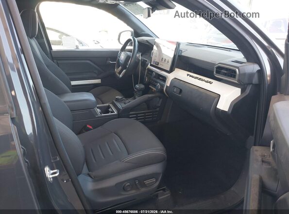 3TMLB5JN8RM017122 2024 TOYOTA TACOMA Black Front interior view