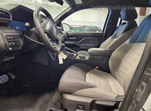 3TMLB5JN8RM038827 2024 TOYOTA TACOMA Gray Front interior view