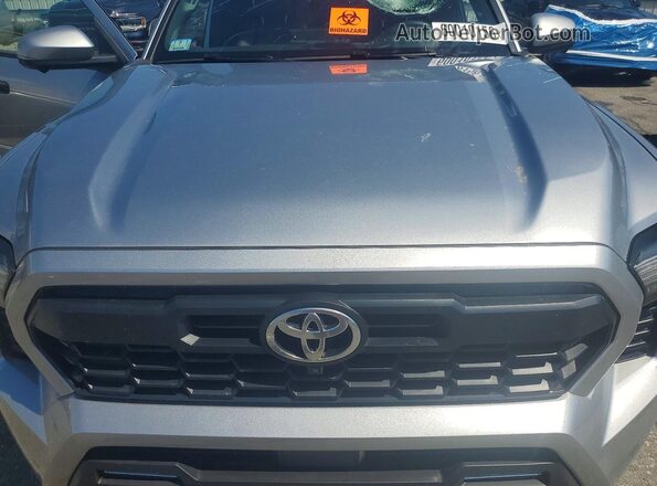 3TMLB5JN8RM054543 2024 TOYOTA TACOMA Silver Rear interior view