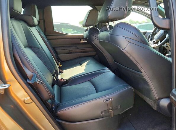 3TMLB5JN8RM056745 2024 TOYOTA TACOMA Green Rear seats view