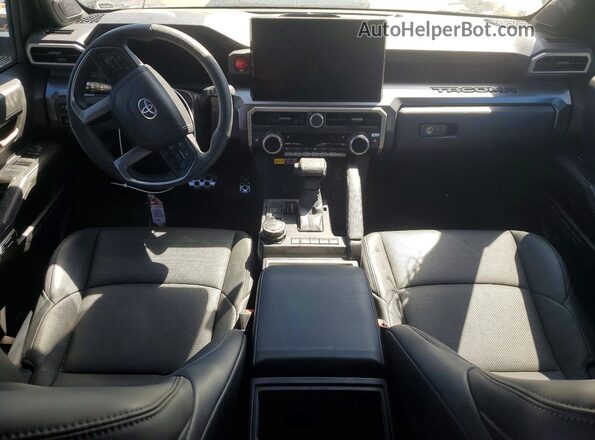 3TMLB5JN8SM127223 2025 TOYOTA TACOMA Зеленый Вид панели приборов