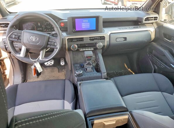 3TMLB5JN8TM213763 2026 TOYOTA TACOMA Beige Առջևի վահանակի տեսք