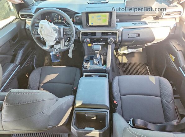 3TMLB5JN8TM243667 2026 TOYOTA TACOMA Silver წინა პანელის ხედი