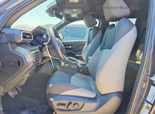 3TMLB5JN9RM044944 2024 TOYOTA TACOMA Charcoal Vista interior delantera