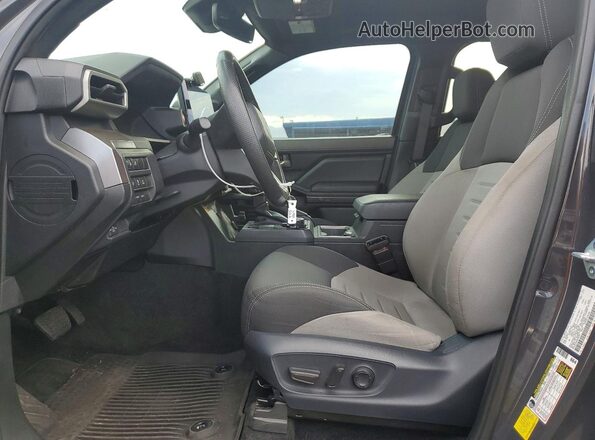 3TMLB5JN9RM082044 2024 TOYOTA TACOMA Gray Vista interior delantera