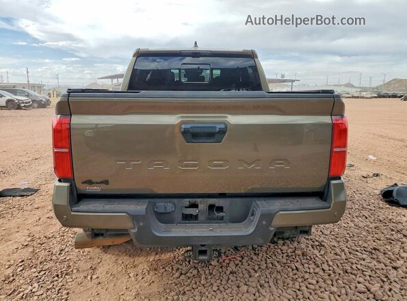 3TMLB5JN9SM089694 2025 TOYOTA TACOMA Tan Հետևի տեսք