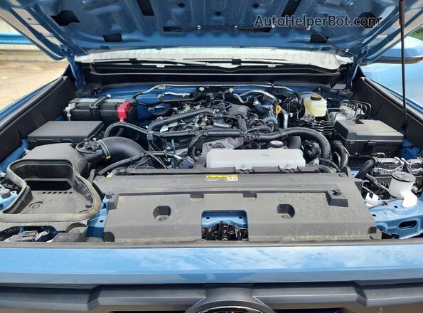 3TMLB5JN9TM214811 2026 TOYOTA TACOMA Blue Rear interior view