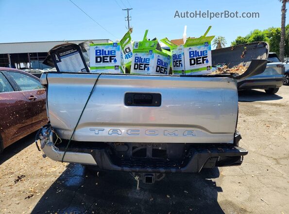 3TYAX5GN5NT037388 2022 TOYOTA TACOMA Silver Հետևի տեսք