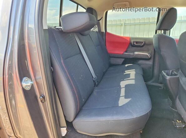 3TYAX5GN6MT017830 2021 TOYOTA TACOMA Серый Вид задних сидений