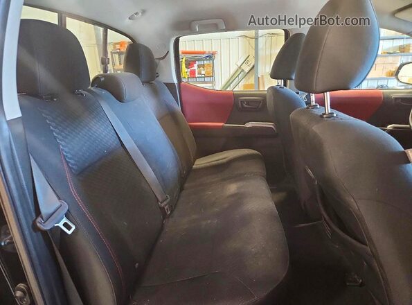 3TYAX5GN8NT051334 2022 TOYOTA TACOMA Черный Вид задних сидений