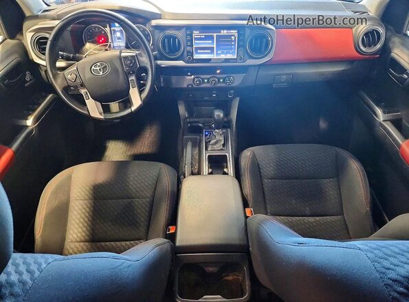 3TYAX5GN8NT051334 2022 TOYOTA TACOMA Черный Вид панели приборов