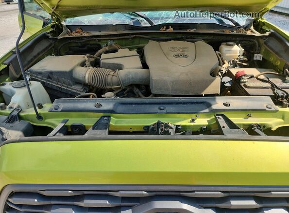 3TYCZ5AN0PT126140 2023 TOYOTA TACOMA Green Вид задньої частини салону