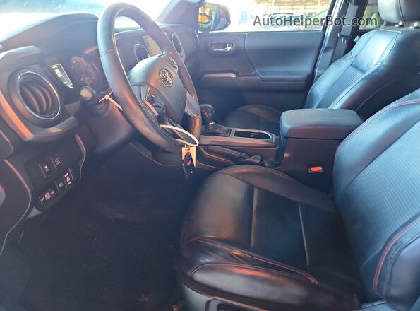 3TYCZ5AN1PT118385 2023 TOYOTA TACOMA Black Front interior view