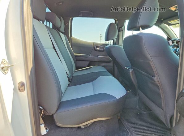 3TYCZ5AN3MT012645 2021 TOYOTA TACOMA White Widok tylnych siedzeń