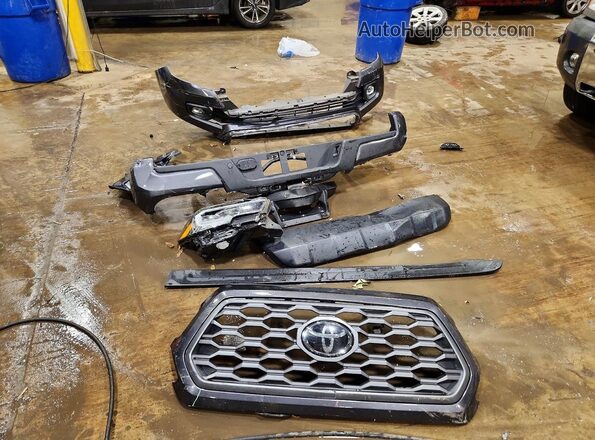 3TYCZ5AN4MT051048 2021 TOYOTA TACOMA Gray ძრავის განყოფილების ხედი