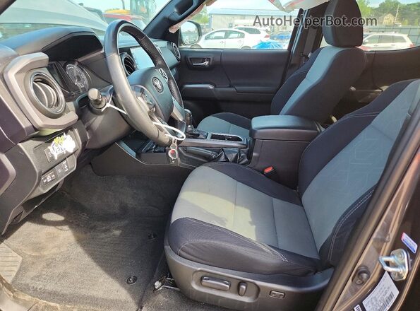 3TYCZ5AN6MT034803 2021 TOYOTA TACOMA Gray Vista interior delantera