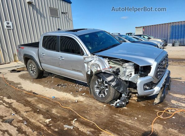 3TYCZ5AN6NT104561 2022 TOYOTA TACOMA Silver Delantero derecho