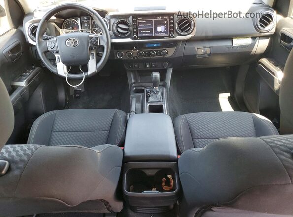 3TYCZ5AN8PT145972 2023 TOYOTA TACOMA Серый Вид панели приборов