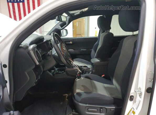 3TYCZ5AN9MT051207 2021 TOYOTA TACOMA White Vista interior delantera