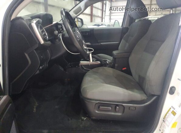 3TYCZ5AN9NT093684 2022 TOYOTA TACOMA White Vista interior delantera