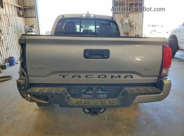 3TYCZ5ANXLT004072 2020 TOYOTA TACOMA Silver Вид ззаду