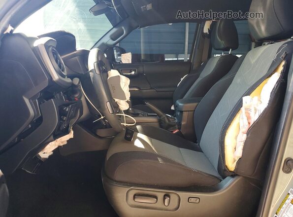 3TYCZ5ANXNT101274 2022 TOYOTA TACOMA Серый Вид салона спереди