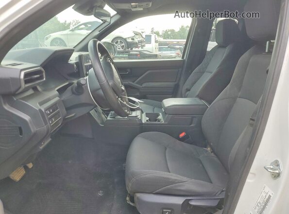 3TYJDAHN2RT010655 2024 TOYOTA TACOMA White Front interior view