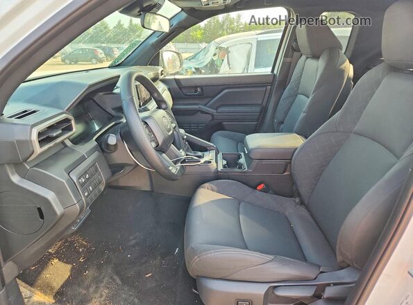 3TYJDAHN3TT044451 2026 TOYOTA TACOMA White Vista interior delantera