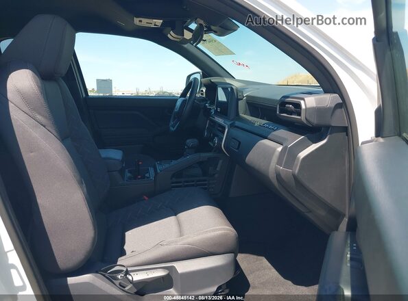 3TYJDAHN4TT052767 2026 TOYOTA TACOMA White წინა სალონის ხედი