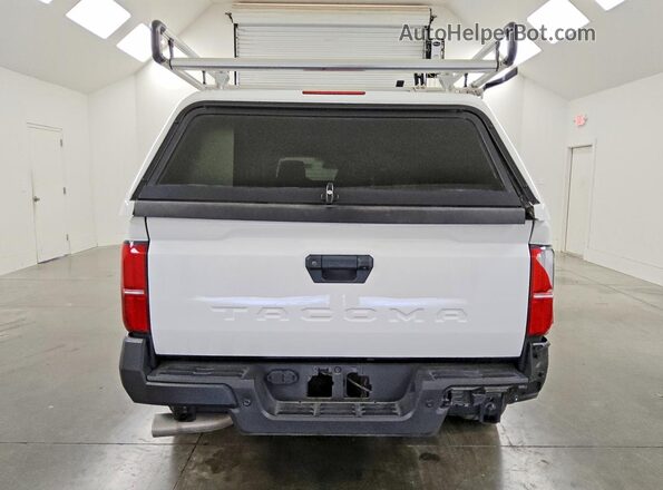 3TYJDAHN5RT007605 2024 TOYOTA TACOMA White Հետևի տեսք