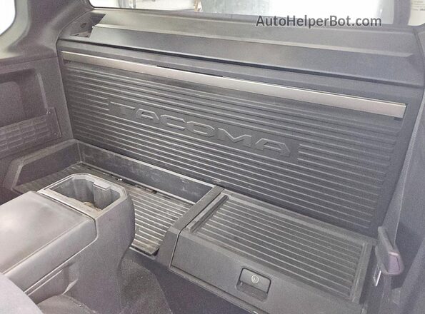 3TYJDAHN5RT007605 2024 TOYOTA TACOMA White Հետևի նստատեղերի տեսք